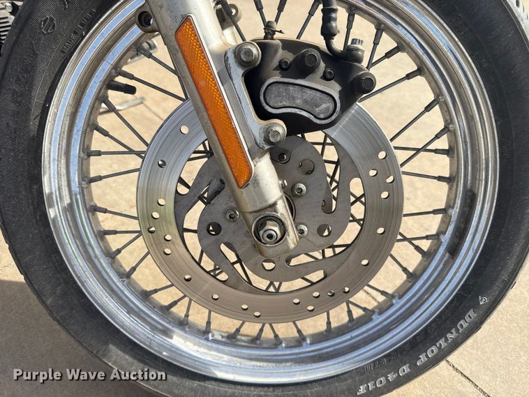 image for item ES5856 2002 Harley-Davidson Sportster L12 motorcycle