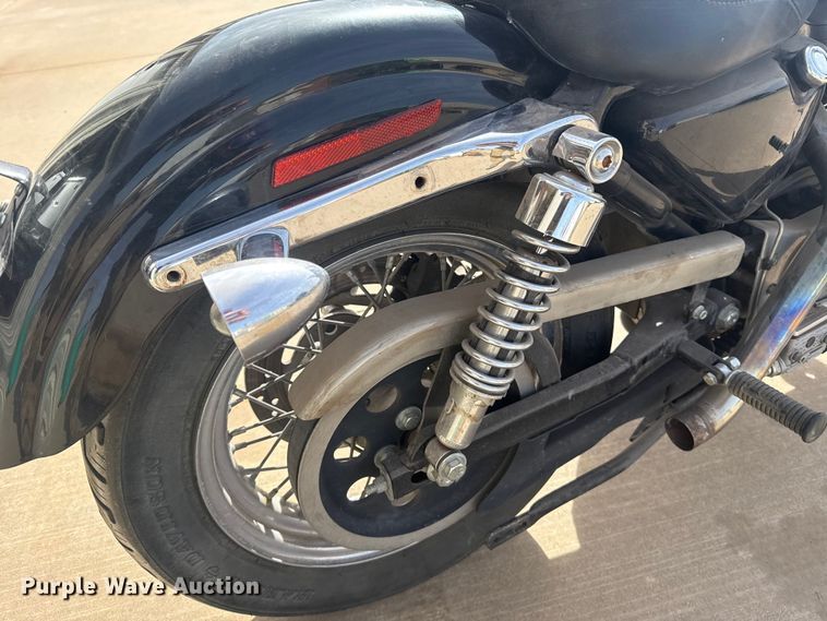 image for item ES5856 2002 Harley-Davidson Sportster L12 motorcycle