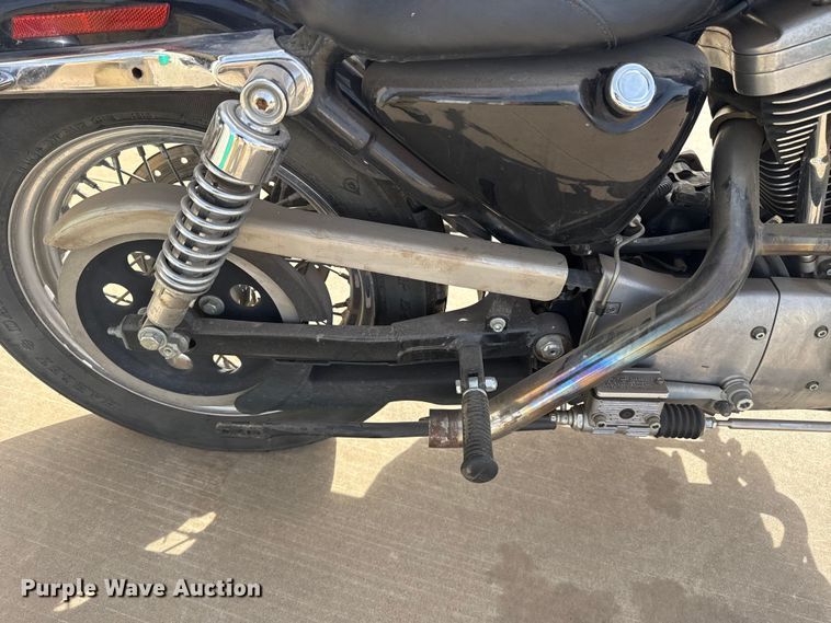 image for item ES5856 2002 Harley-Davidson Sportster L12 motorcycle