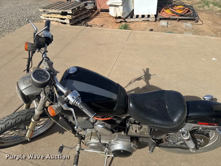 image for item ES5856 2002 Harley-Davidson Sportster L12 motorcycle