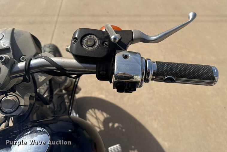 image for item ES5856 2002 Harley-Davidson Sportster L12 motorcycle