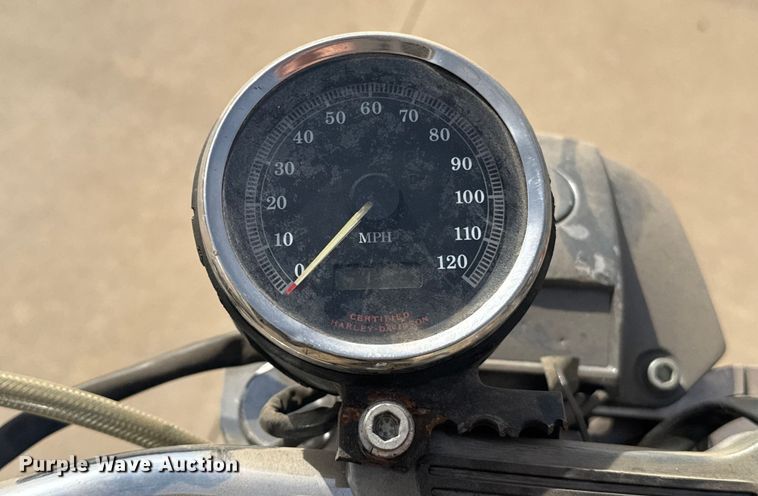 image for item ES5856 2002 Harley-Davidson Sportster L12 motorcycle