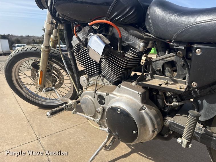 image for item ES5856 2002 Harley-Davidson Sportster L12 motorcycle