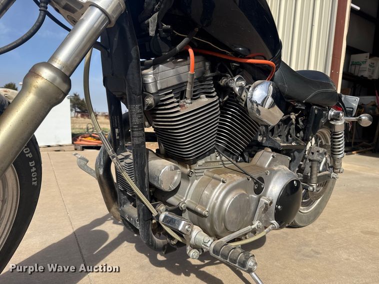 image for item ES5856 2002 Harley-Davidson Sportster L12 motorcycle