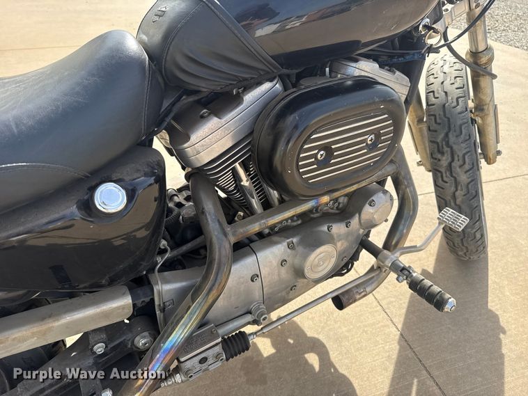 image for item ES5856 2002 Harley-Davidson Sportster L12 motorcycle