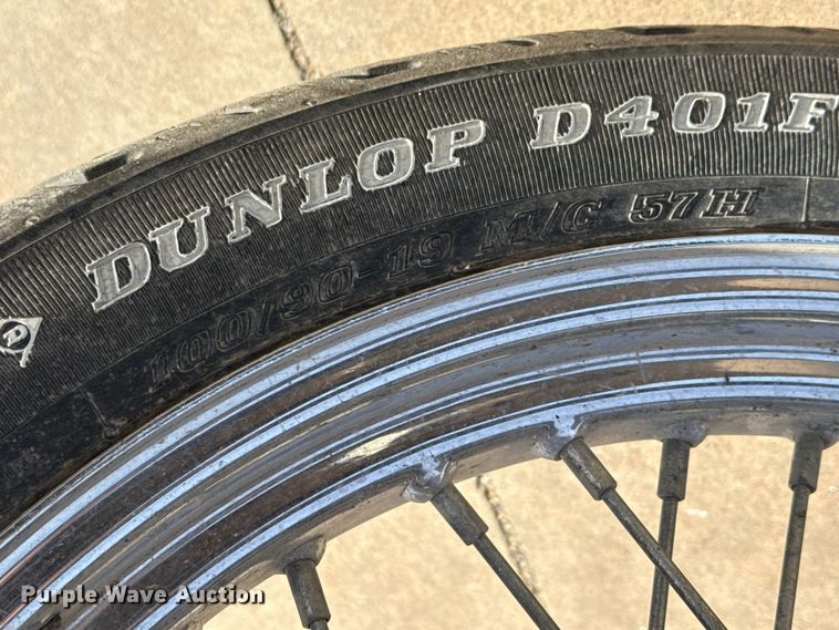 image for item ES5856 2002 Harley-Davidson Sportster L12 motorcycle