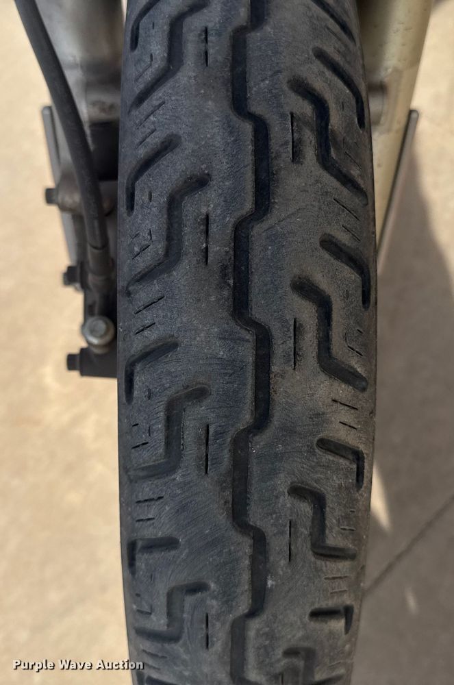 image for item ES5856 2002 Harley-Davidson Sportster L12 motorcycle