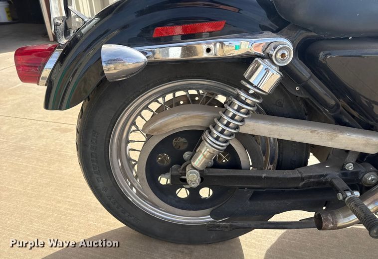 image for item ES5856 2002 Harley-Davidson Sportster L12 motorcycle