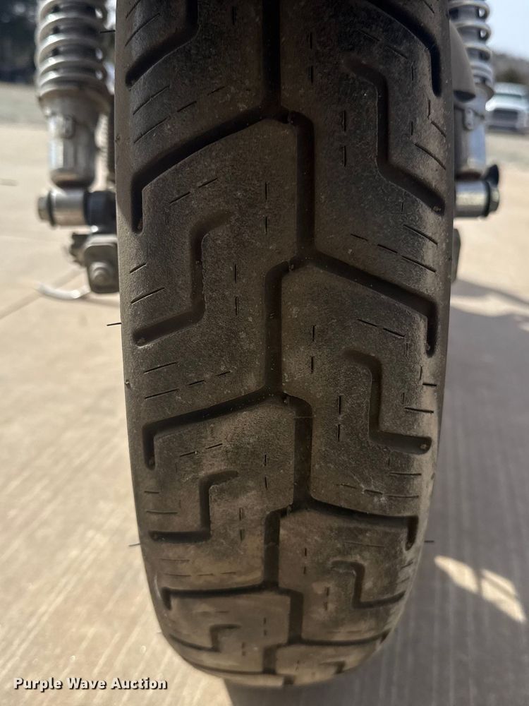 image for item ES5856 2002 Harley-Davidson Sportster L12 motorcycle