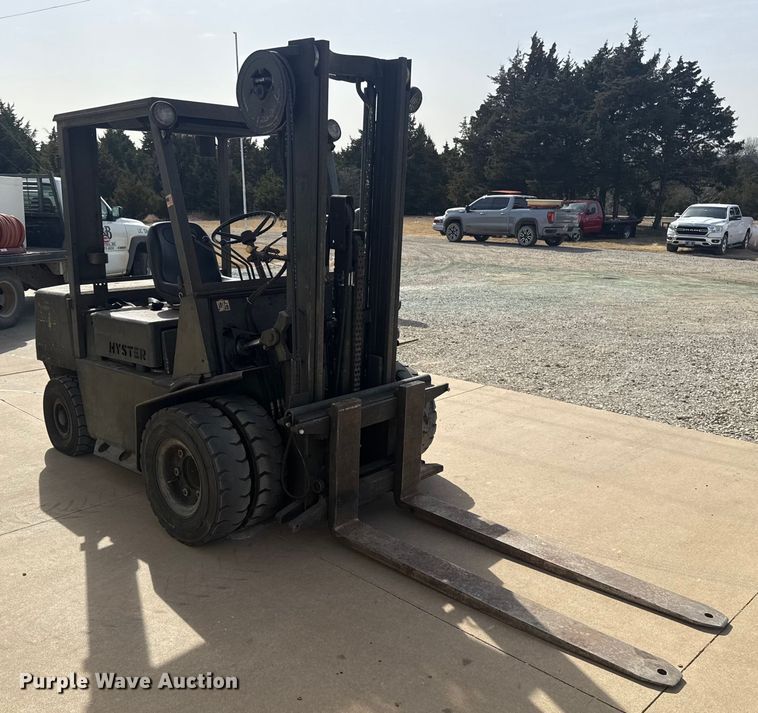 image for item ES5857 Hyster H60XL forklift