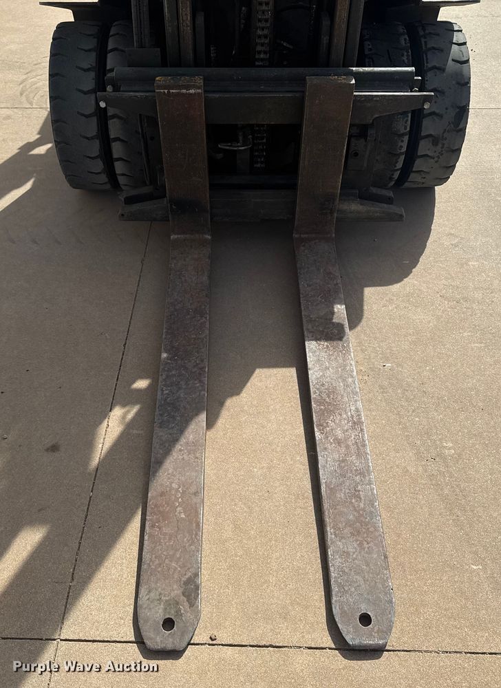 image for item ES5857 Hyster H60XL forklift