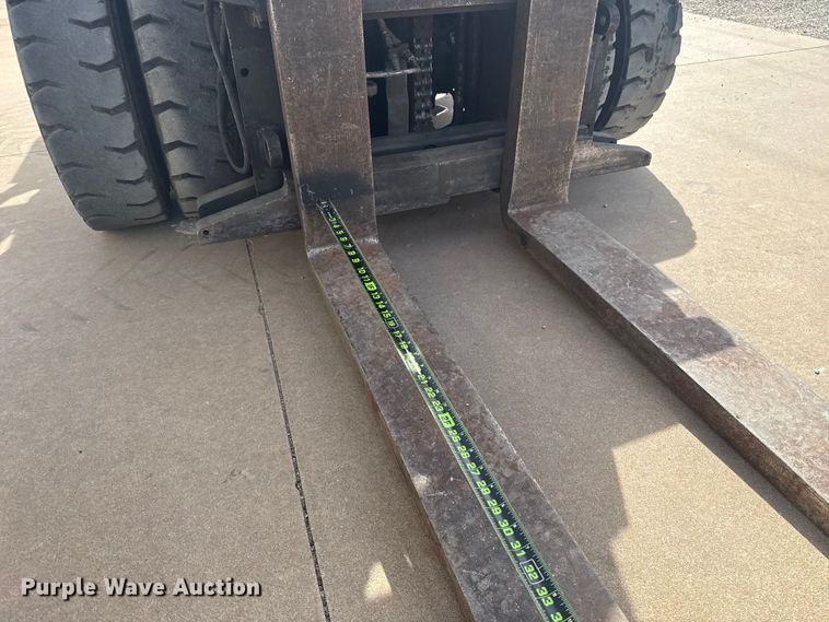 image for item ES5857 Hyster H60XL forklift