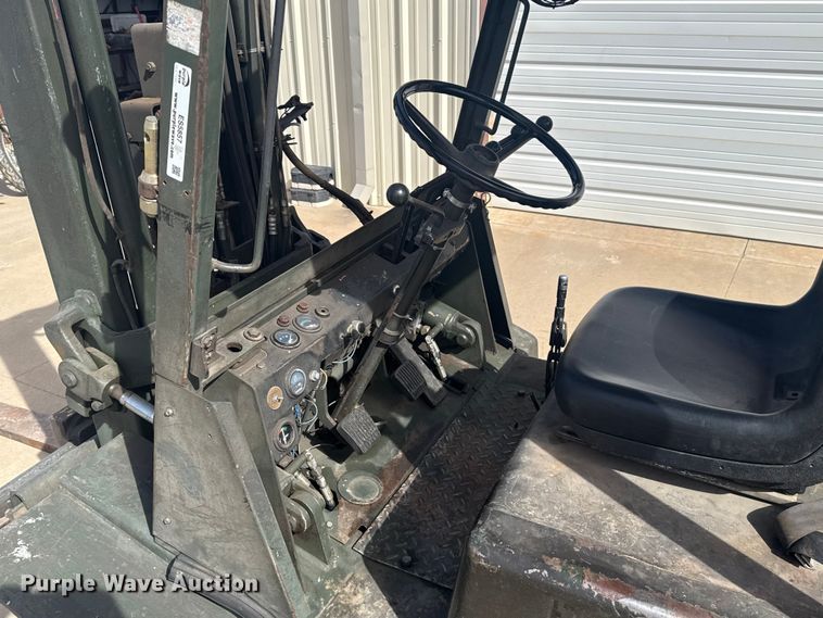 image for item ES5857 Hyster H60XL forklift