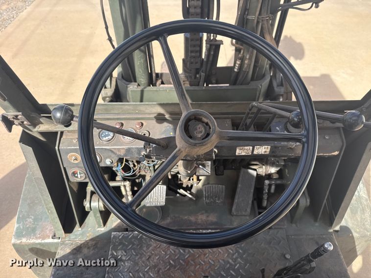 image for item ES5857 Hyster H60XL forklift