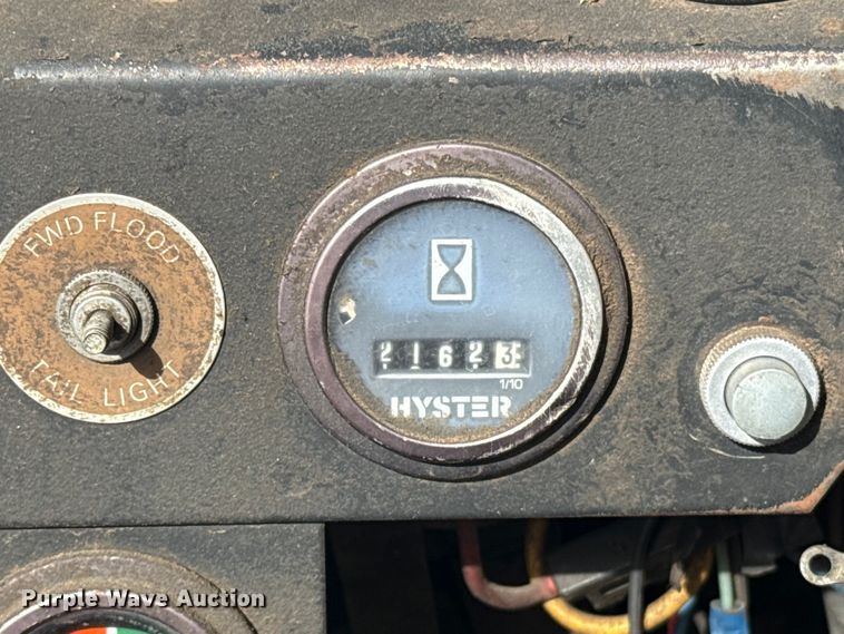 image for item ES5857 Hyster H60XL forklift