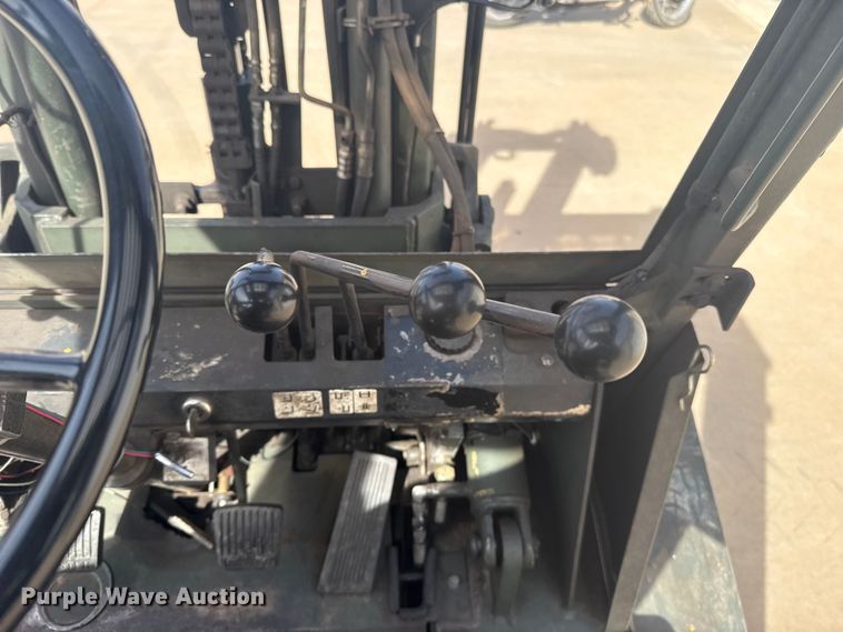 image for item ES5857 Hyster H60XL forklift