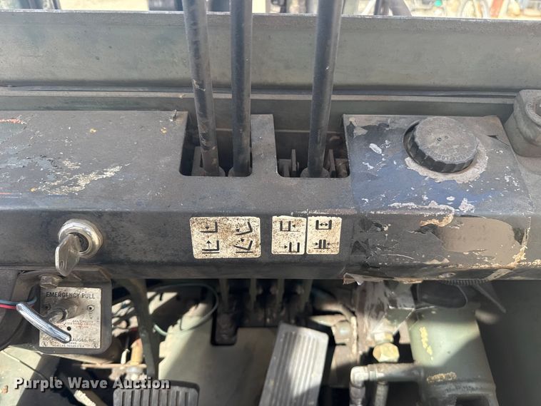 image for item ES5857 Hyster H60XL forklift