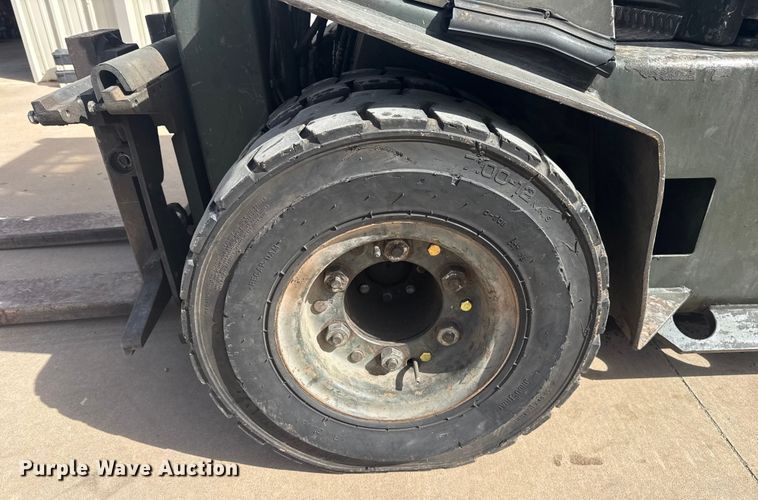 image for item ES5857 Hyster H60XL forklift