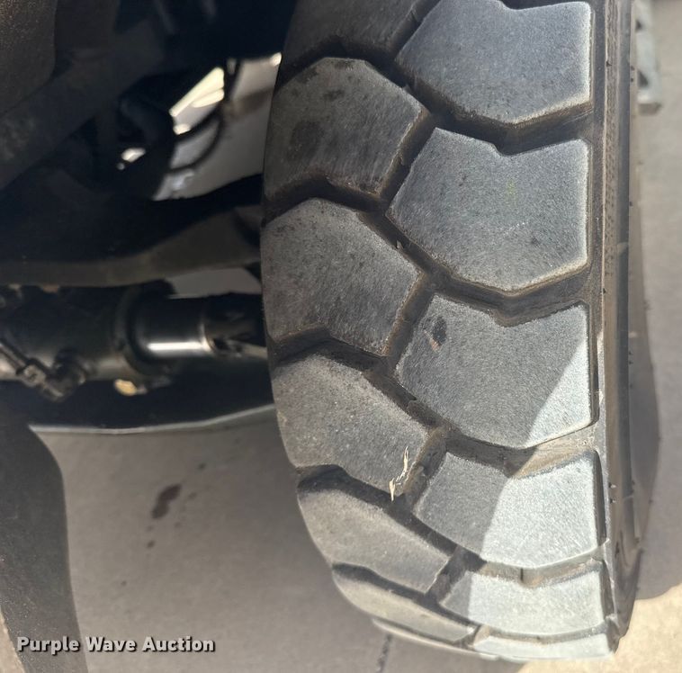 image for item ES5857 Hyster H60XL forklift