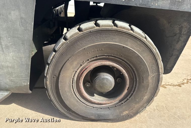 image for item ES5857 Hyster H60XL forklift