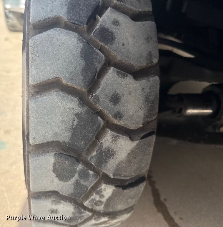 image for item ES5857 Hyster H60XL forklift