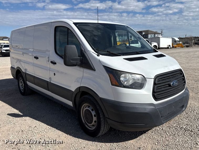 image for item ES5862 2018 Ford Transit 150 van