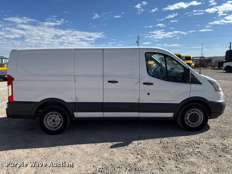 image for item ES5862 2018 Ford Transit 150 van