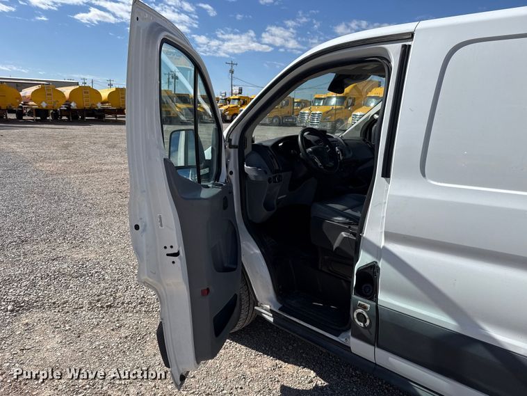 image for item ES5862 2018 Ford Transit 150 van