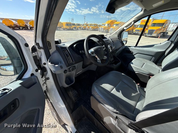 image for item ES5862 2018 Ford Transit 150 van