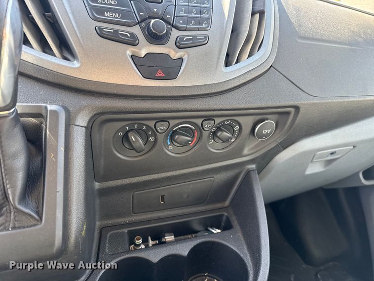 image for item ES5862 2018 Ford Transit 150 van