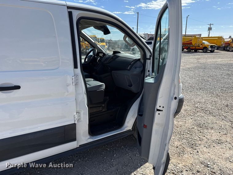 image for item ES5862 2018 Ford Transit 150 van