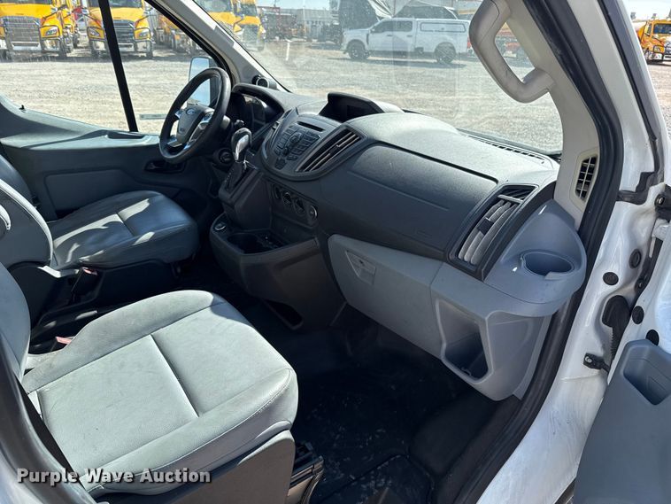 image for item ES5862 2018 Ford Transit 150 van