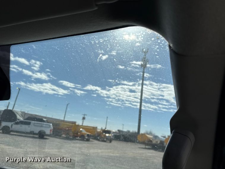 image for item ES5862 2018 Ford Transit 150 van