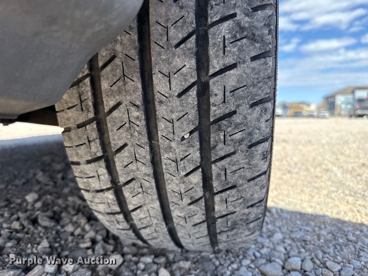 image for item ES5862 2018 Ford Transit 150 van