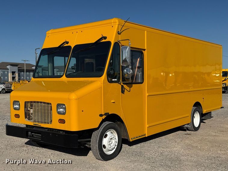 image for item ES5872 2021 Ford F59 delivery truck