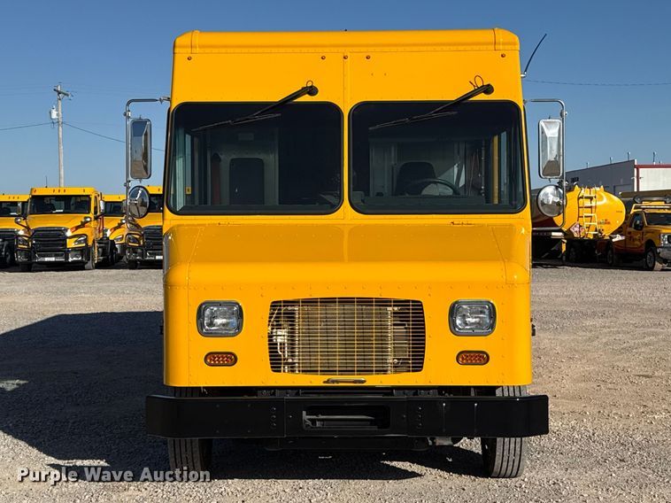 image for item ES5872 2021 Ford F59 delivery truck