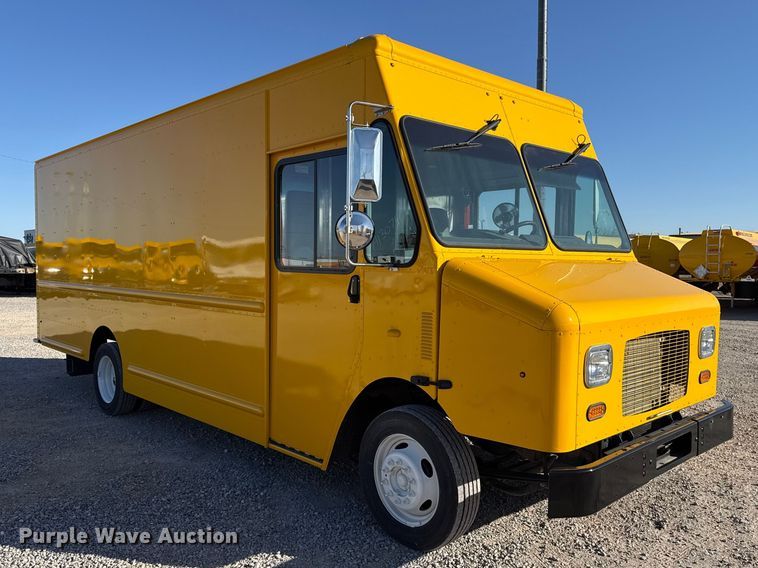 image for item ES5872 2021 Ford F59 delivery truck