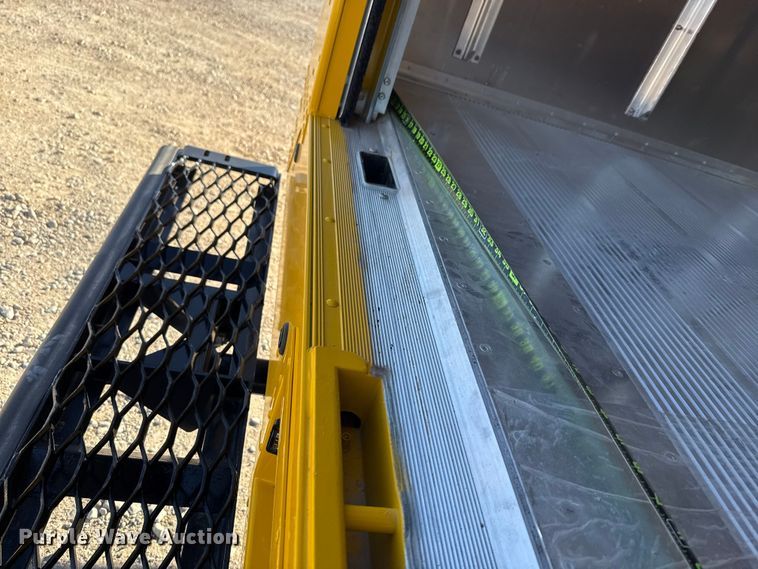 image for item ES5872 2021 Ford F59 delivery truck