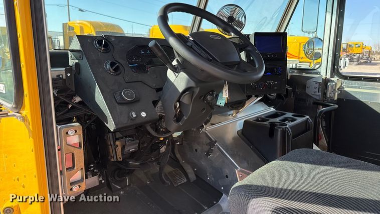 image for item ES5872 2021 Ford F59 delivery truck