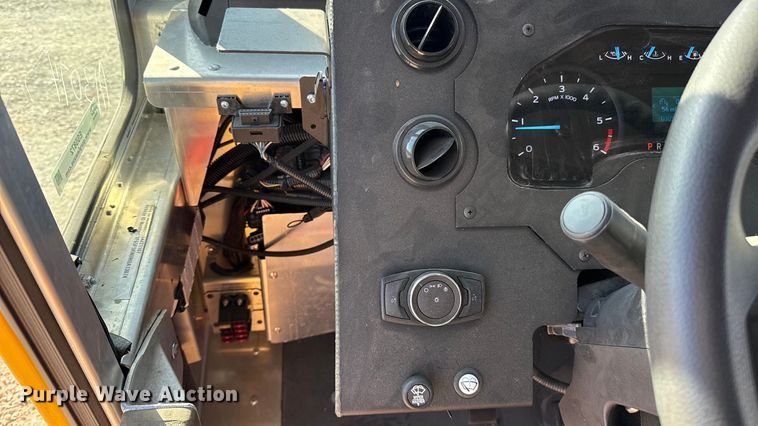 image for item ES5872 2021 Ford F59 delivery truck