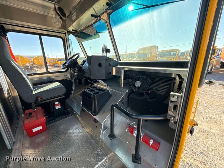 image for item ES5872 2021 Ford F59 delivery truck