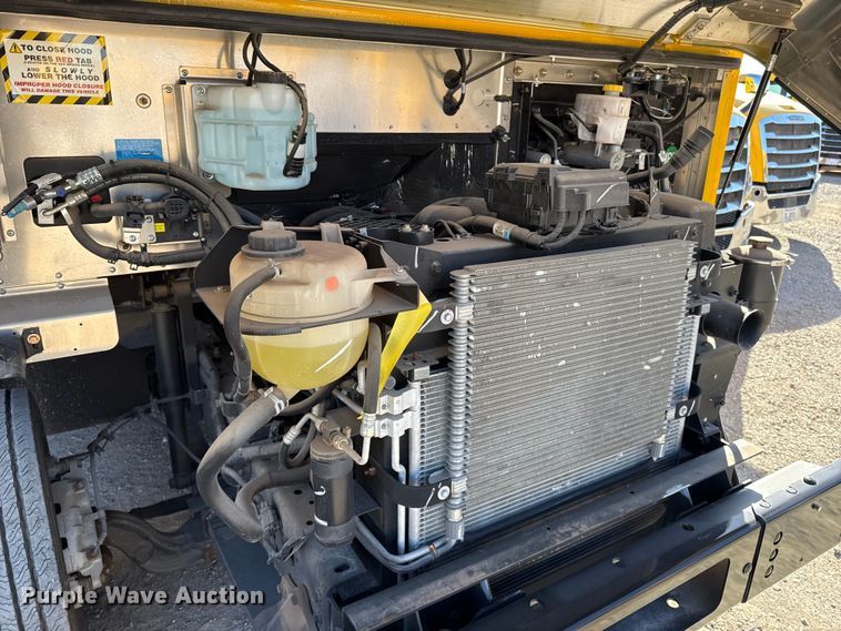 image for item ES5872 2021 Ford F59 delivery truck