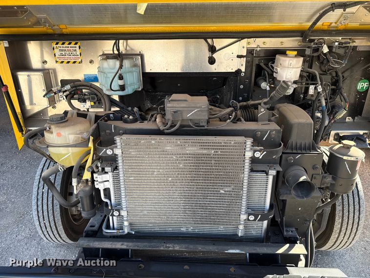 image for item ES5872 2021 Ford F59 delivery truck