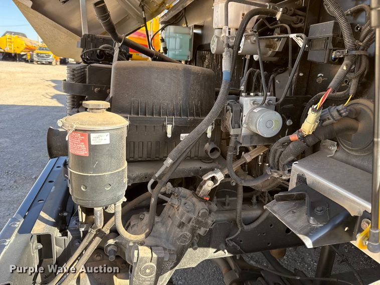 image for item ES5872 2021 Ford F59 delivery truck