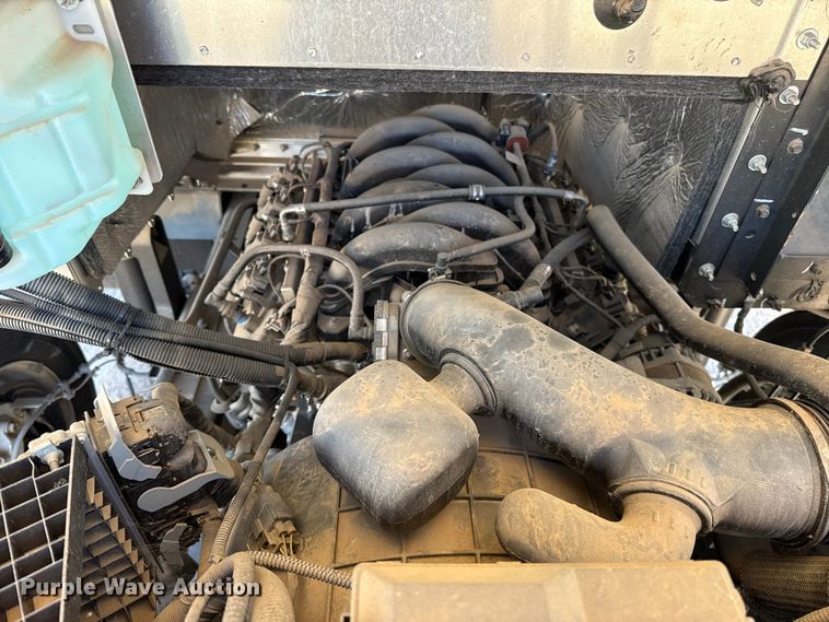 image for item ES5872 2021 Ford F59 delivery truck