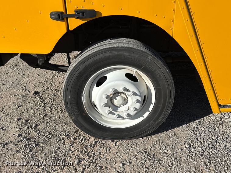 image for item ES5872 2021 Ford F59 delivery truck