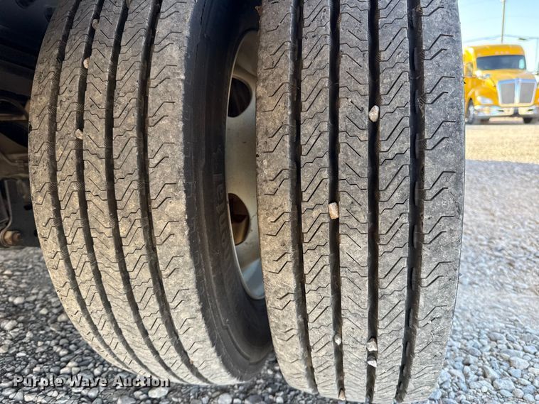 image for item ES5872 2021 Ford F59 delivery truck