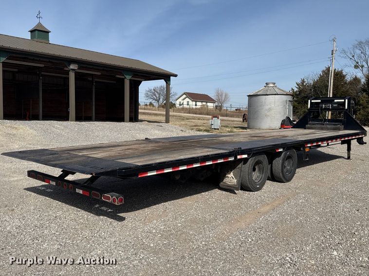 image for item ES5879 2022 Norstar Trailers LLC Iron Bull hydraulic tail equipment trailer