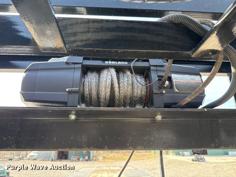 image for item ES5879 2022 Norstar Trailers LLC Iron Bull hydraulic tail equipment trailer