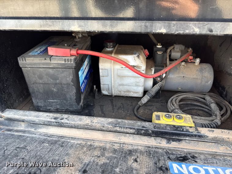 image for item ES5879 2022 Norstar Trailers LLC Iron Bull hydraulic tail equipment trailer